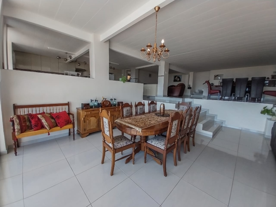 5 Bedroom Property for Sale in Meerhof North West